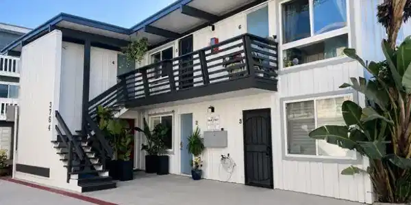 3764 Bayside Lane