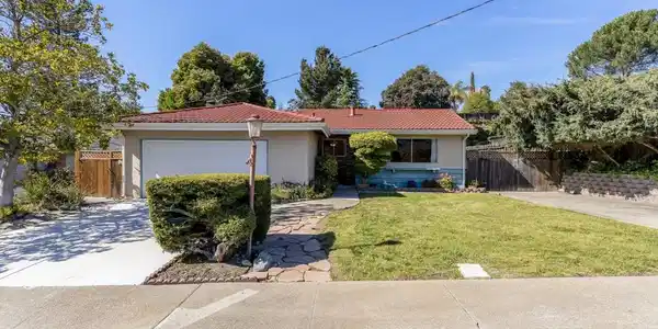 2555 Arroyo Ave