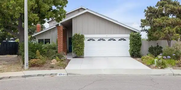 661 Gilbert Place