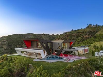 2514 Cayman Road
