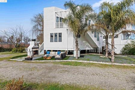 364 Park Ln
