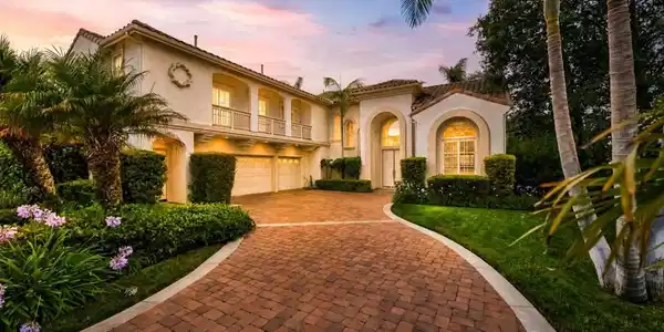6223 Paseo Colina