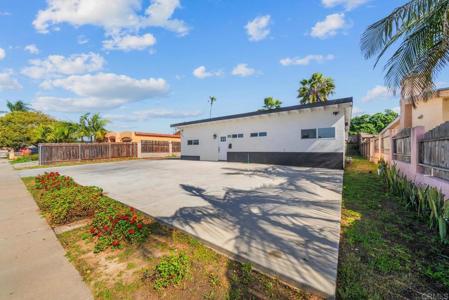 927 Agua Tibia Avenue