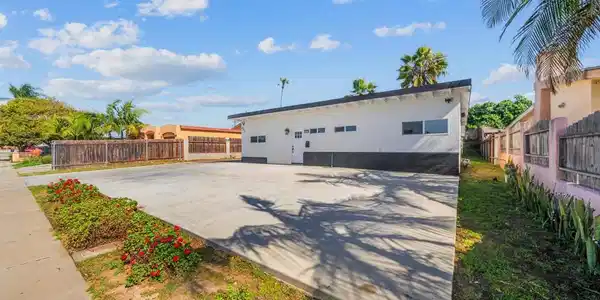 927 Agua Tibia Avenue