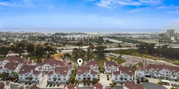 835 Harbor Cliff Way