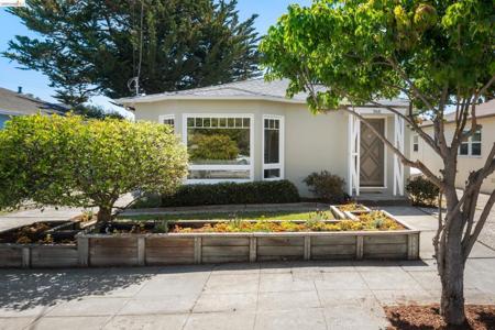 946 Jackson St