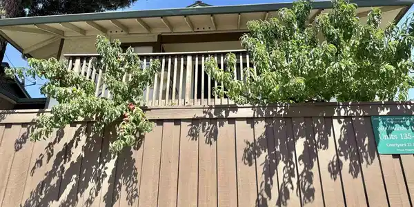 2400 Horizon Ln