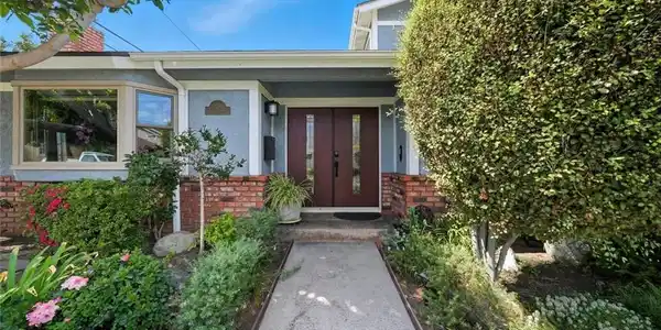 2211 Vail