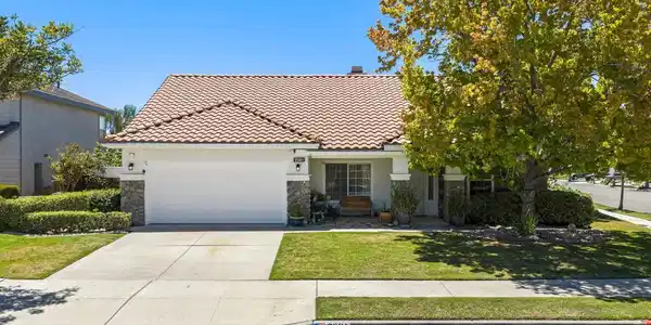 2581 Lake Drive