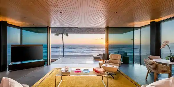 4320 The Strand