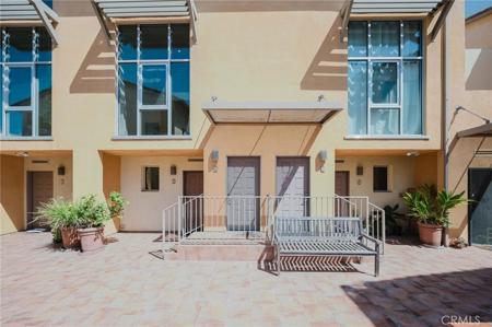 285 N Ventura Avenue