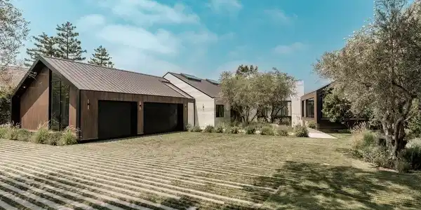 2555 La Mesa Drive