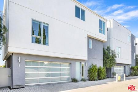 11724 Culver Boulevard