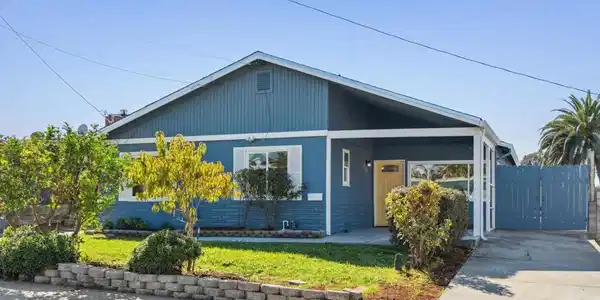 38 Nancy Dr
