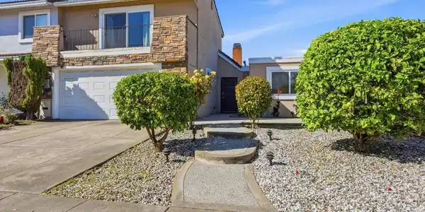 33253 Lake Pyramid St