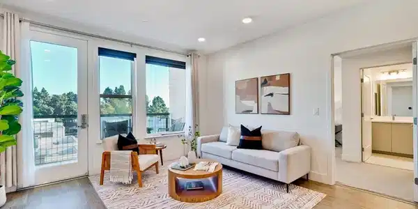 3768 Capitol Ave-518B
