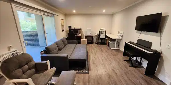 8515 Villa La Jolla Drive