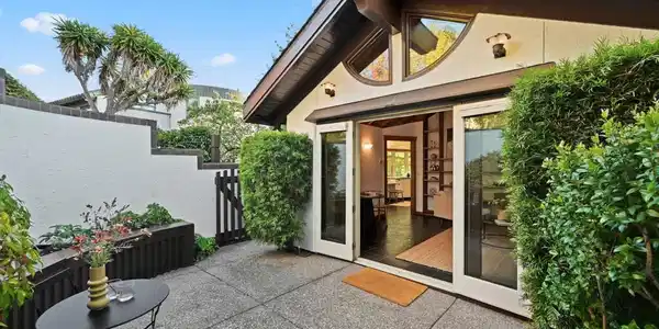 5729 Buena Vista Ave