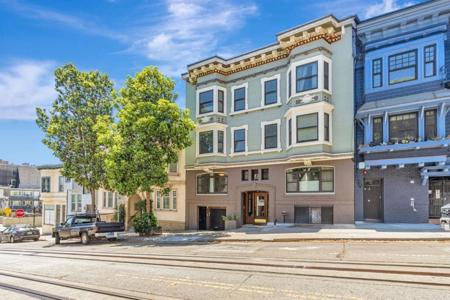 1725 Hyde Street