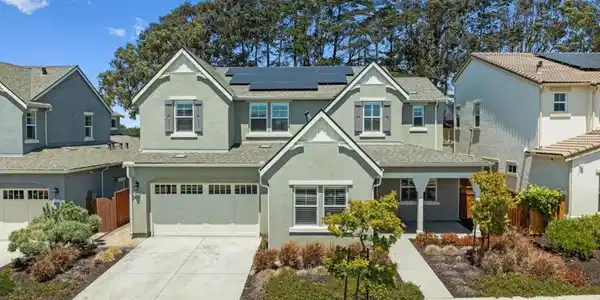 445 Russell Way