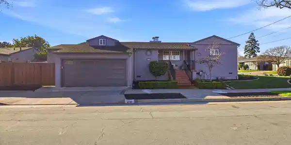 2710 Isabelle Avenue