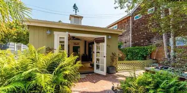 140 Cordova Walk
