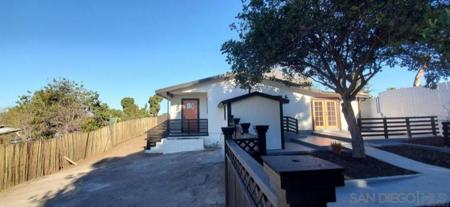 2743 2745 Ridgeway Dr.