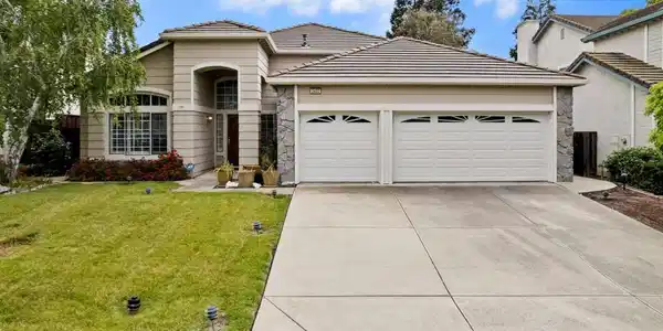 2433 Mimosa Way