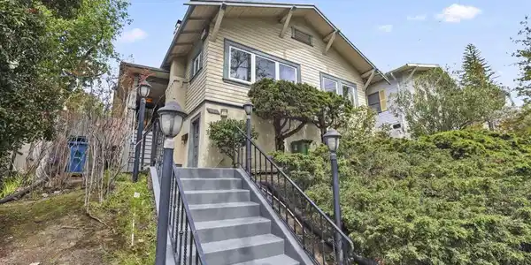1361 Oakland Ave