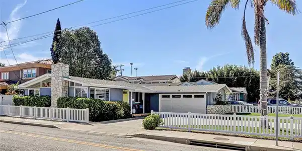 2230 Curtis