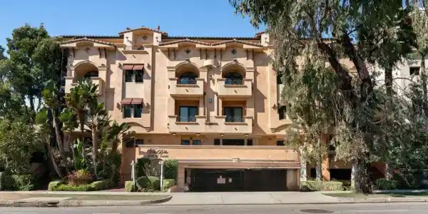 16123 W Sunset Boulevard