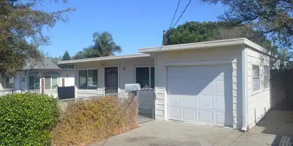32 Inlet Dr