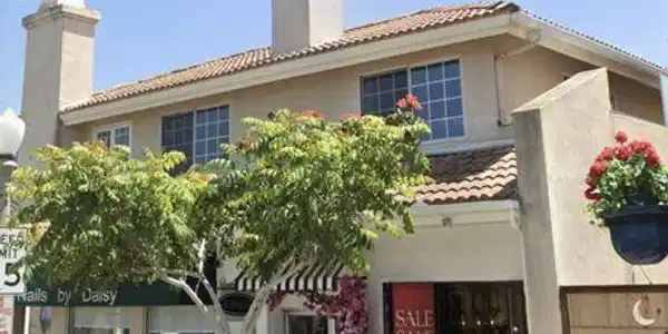 613 E Balboa Boulevard