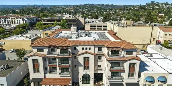 560 El Camino Real