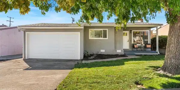 2956 2956 Mullens DR