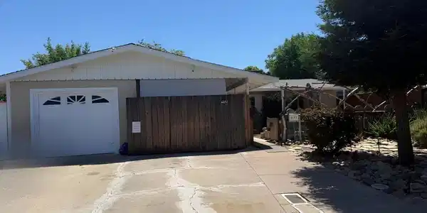 3194 Esperanza Dr