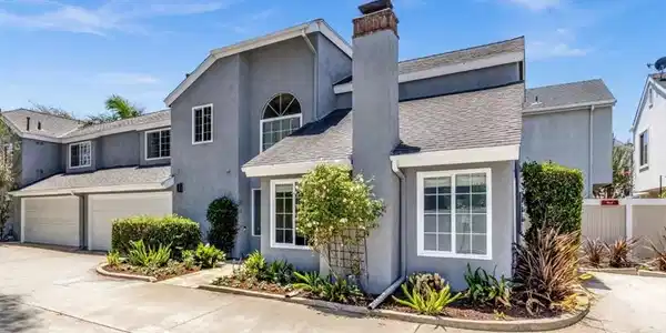 2626 Santa Ana