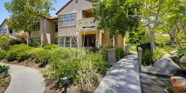 1072 Calle Del Cerro