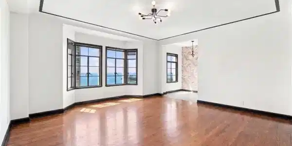 800 E Ocean #905