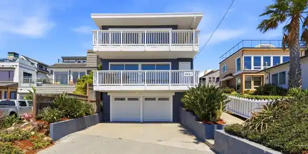 2621 E Cliff Drive