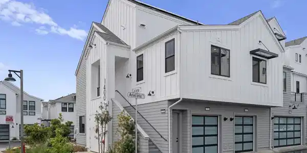 1400 Anacona Pl