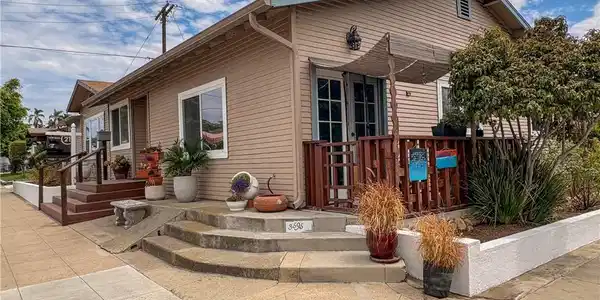 3595 Arizona Street