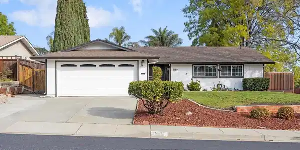 889 Palisade Dr