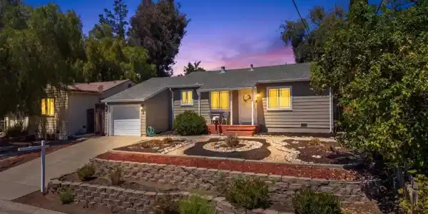 2437 Hemlock Avenue