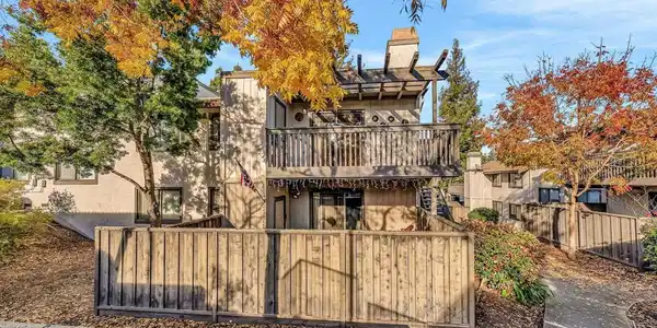 1383 Hull Ln