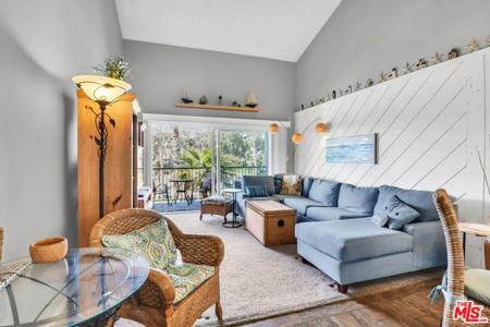 556 Ebbtide Circle