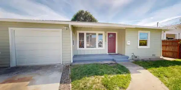 1112 Bay Road