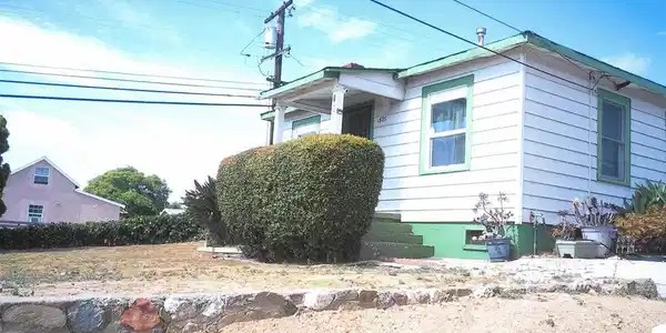 1809 Grove Street