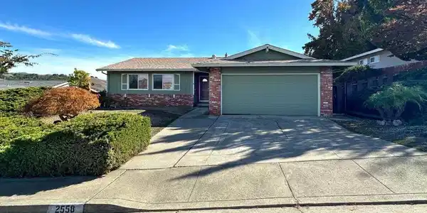 2558 Silvercrest Ct.