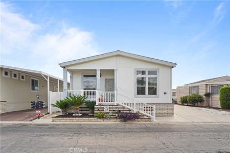 3595 Santa Fe Avenue